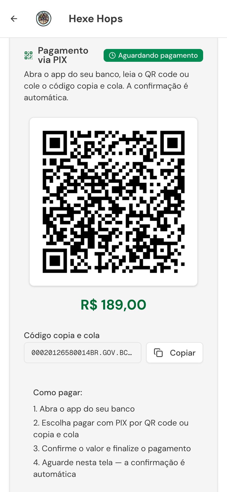 Pagamento por PIX no celular com QR code e código copia e cola